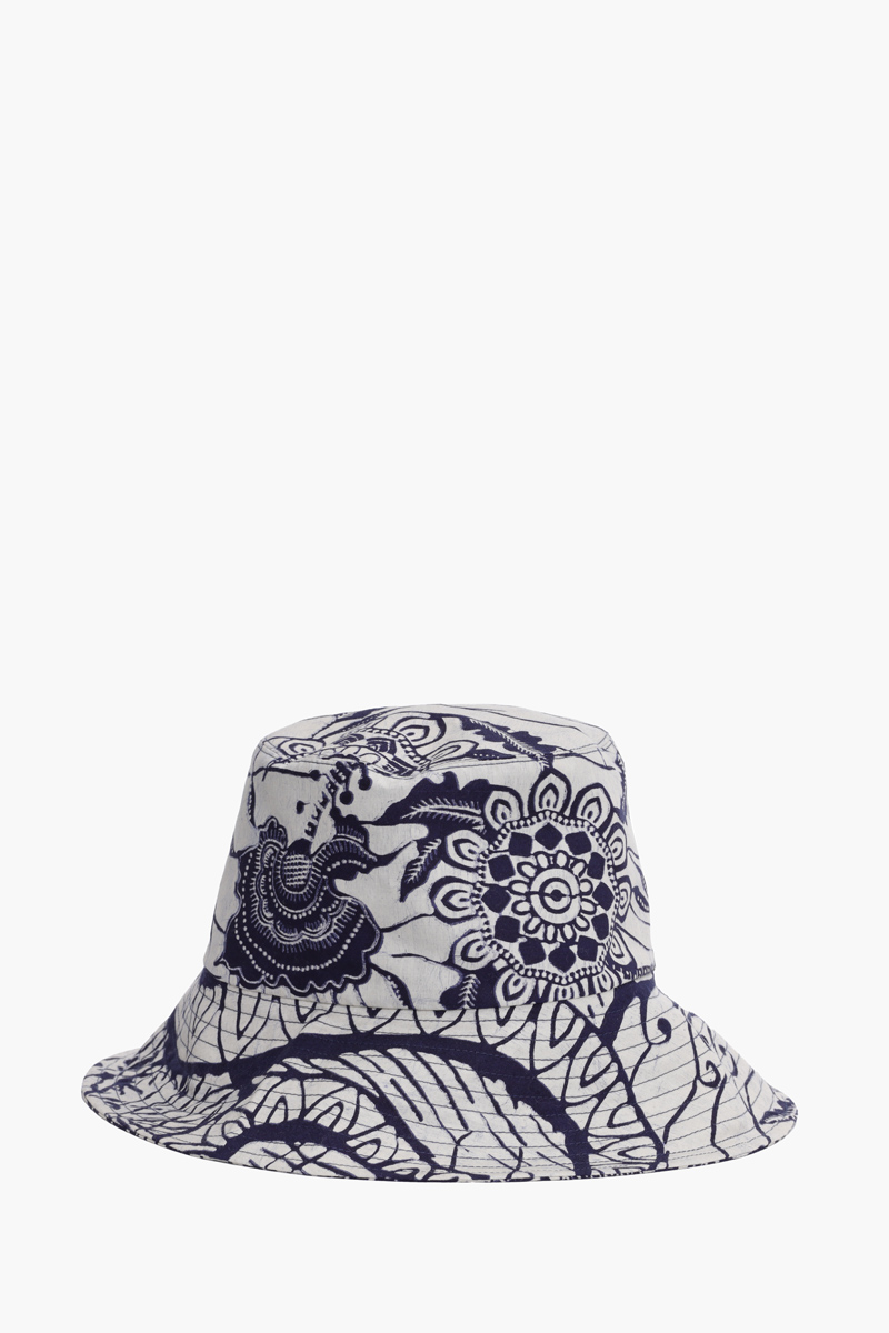 CHRISTIAN DIOR Reversible Wax Toile De Jouy Bucket Hat in White Multicolors 1