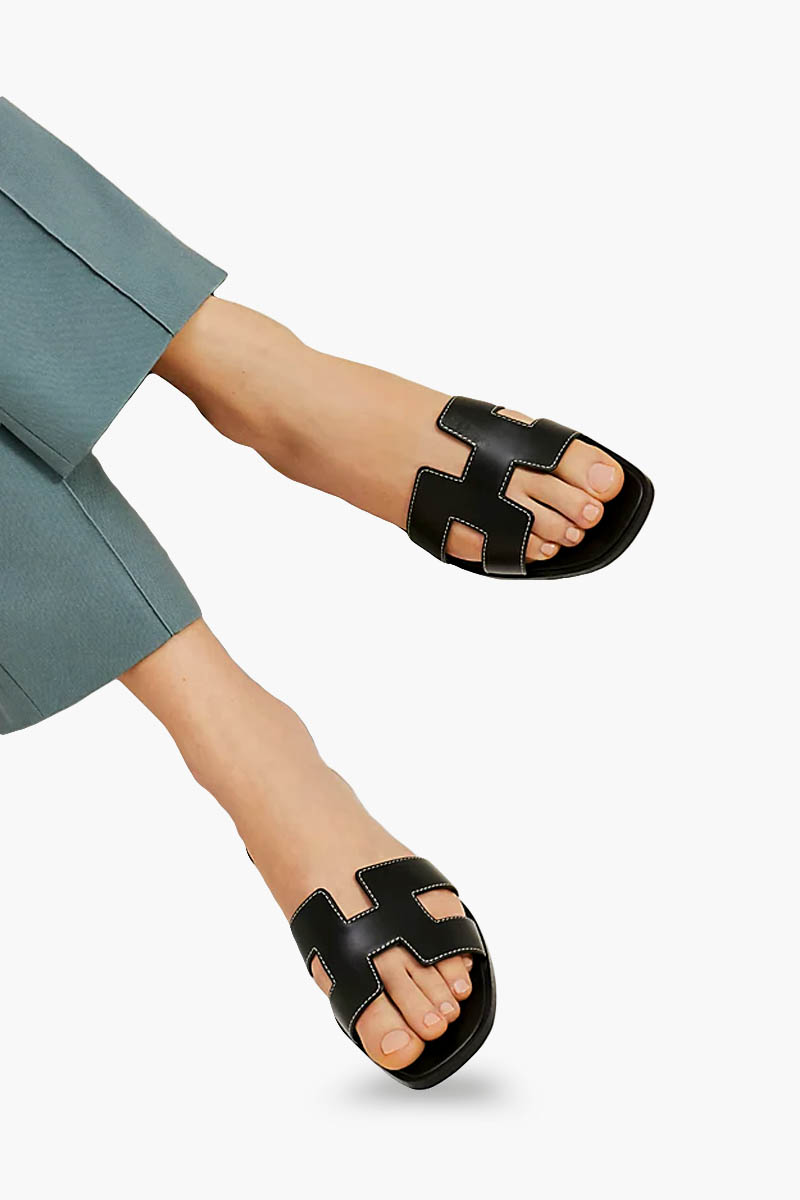 HERMÈS Oran Sandals in Black Calfskin 4