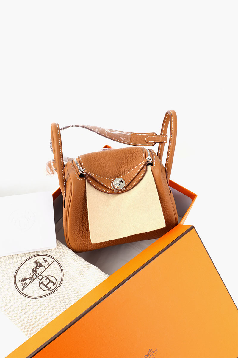 HERMÈS BNIB Mini Lindy Bag in Gold Taurillon Clemence Leather PHW #W 4