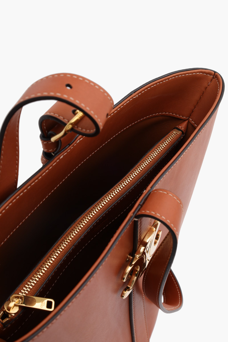 CELINE Triomphe Bucket Bag in Tan Natural Calfskin GHW with Central Pocket 3