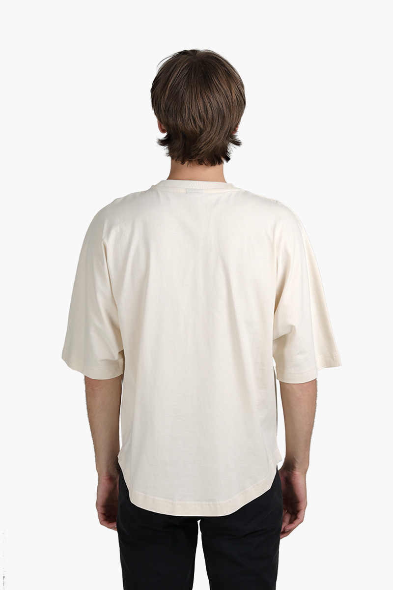 JACQUEMUS Le Sac Rond Boxy Fit T-Shirt in Beige with Embroidered Clay Logo 1