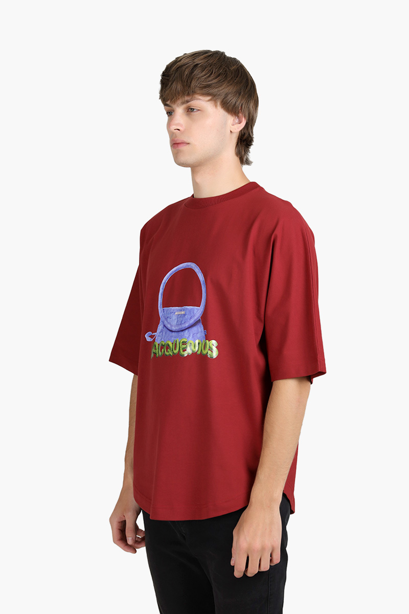 JACQUEMUS Le Sac Rond Boxy Fit T-Shirt in Dark Red with Embroidered Clay Logo 2