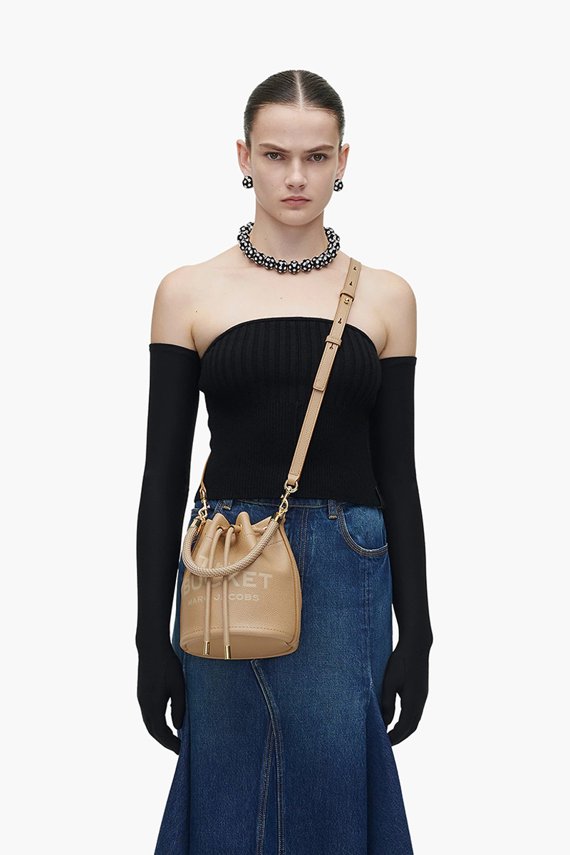 MARC JACOBS Mini The Bucket Bag in Camel Leather 4