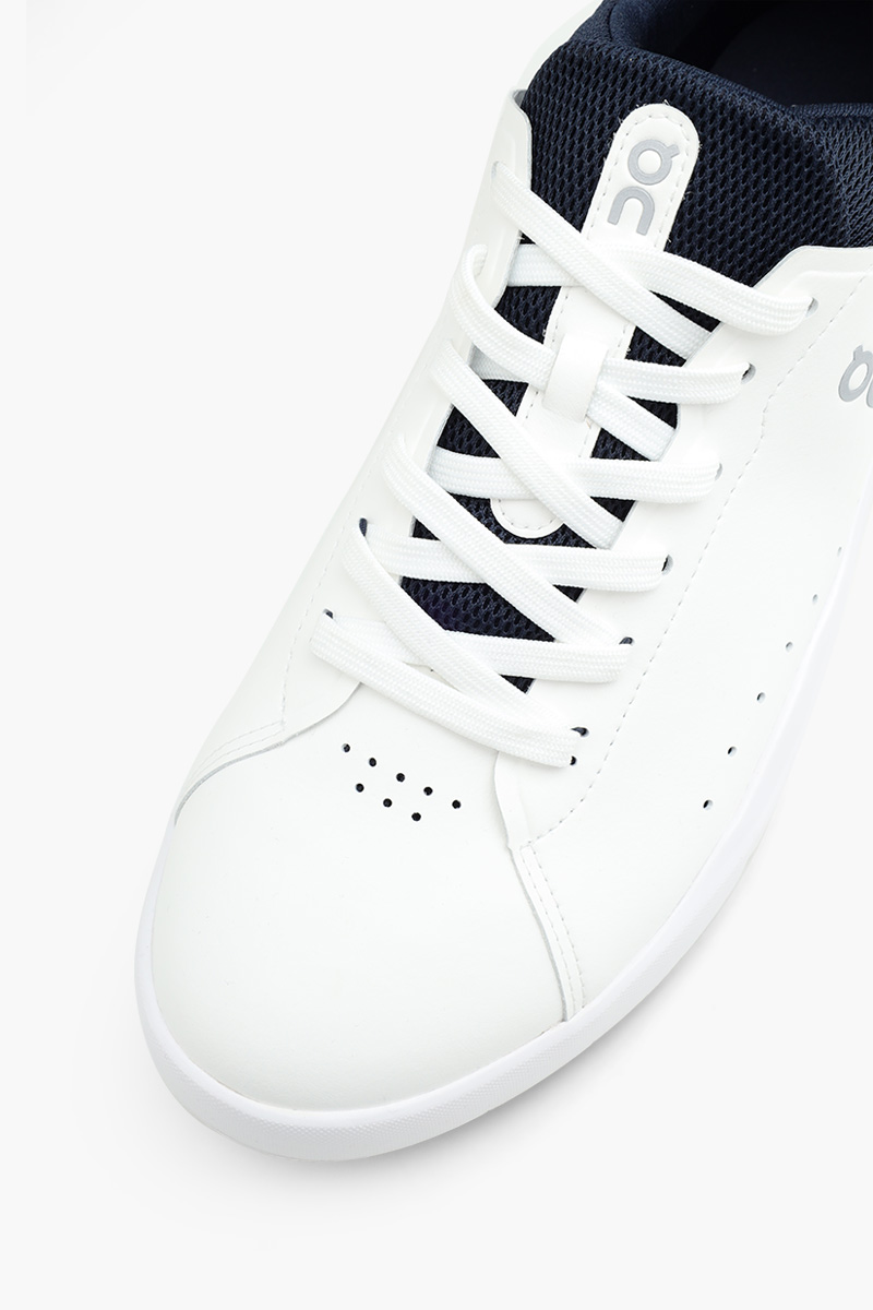 ON Men The Roger Advantage Running Sneakers in White/Midnight 4