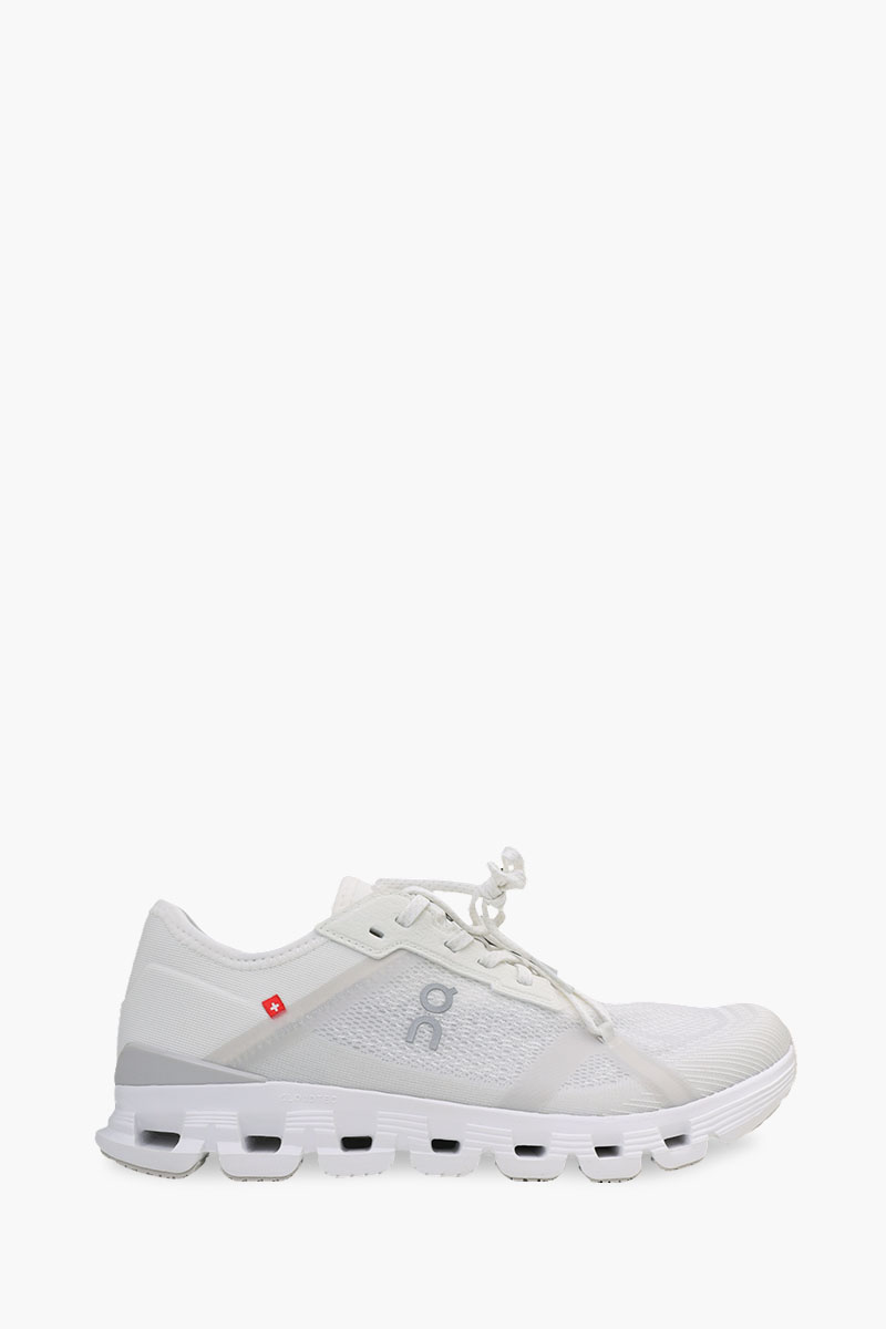 ON Women Cloud X 4 AD Sneakers in White/Wolf 0