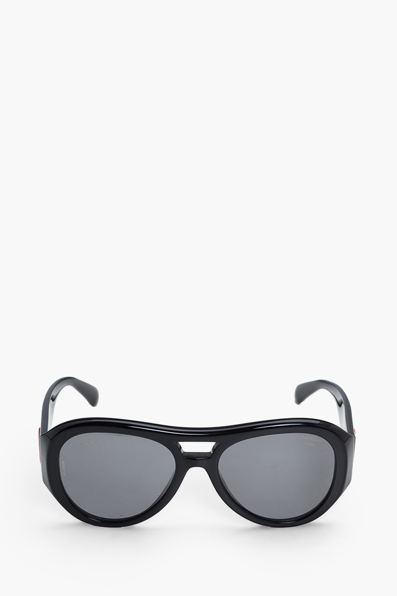 CHANEL Pilot CC Logo Sunglasses in Black/Grey/Polarized Acetate 0