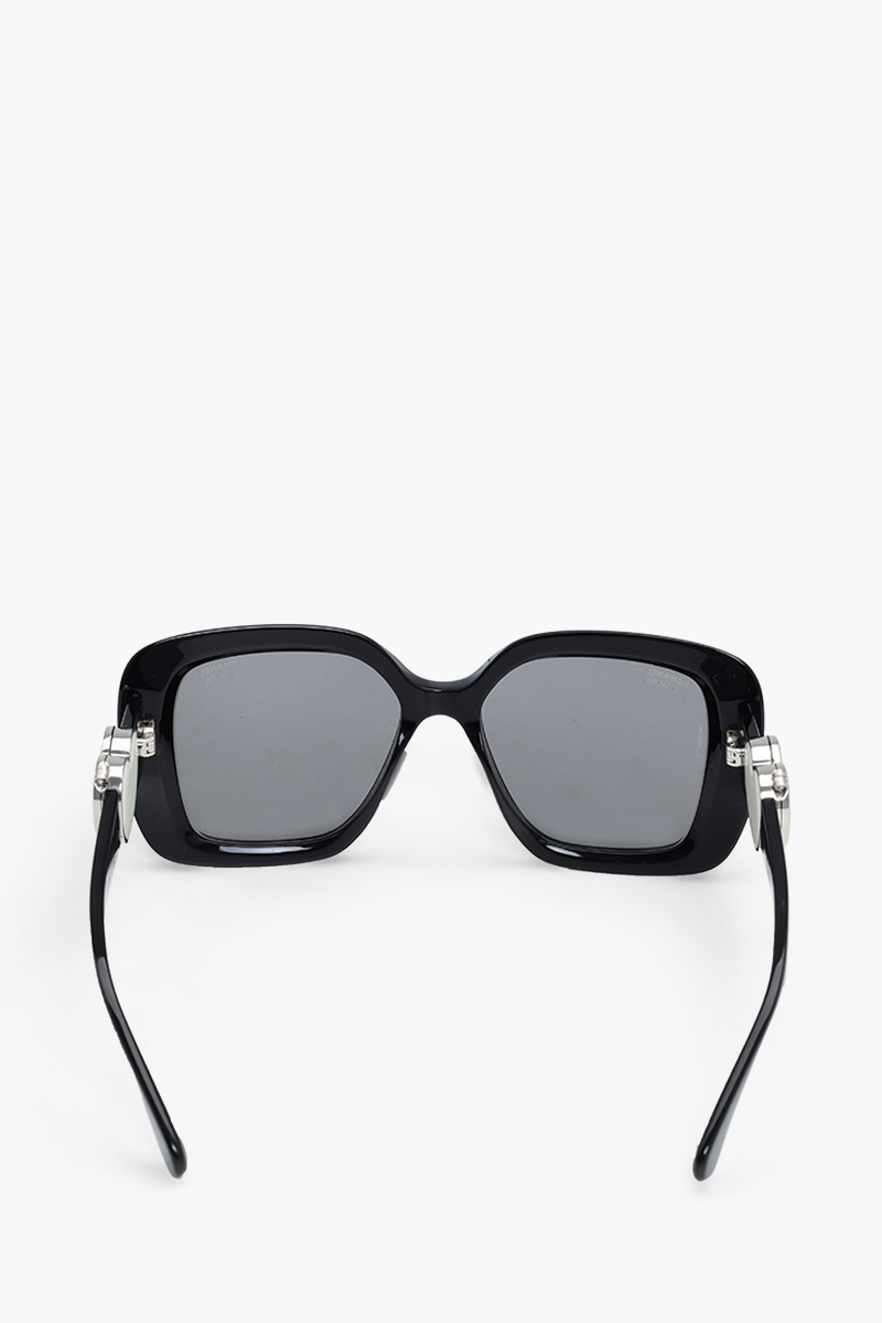 CHANEL Charming Hearts Square Sunglasses in Black/Grey Polarized Acetate 1