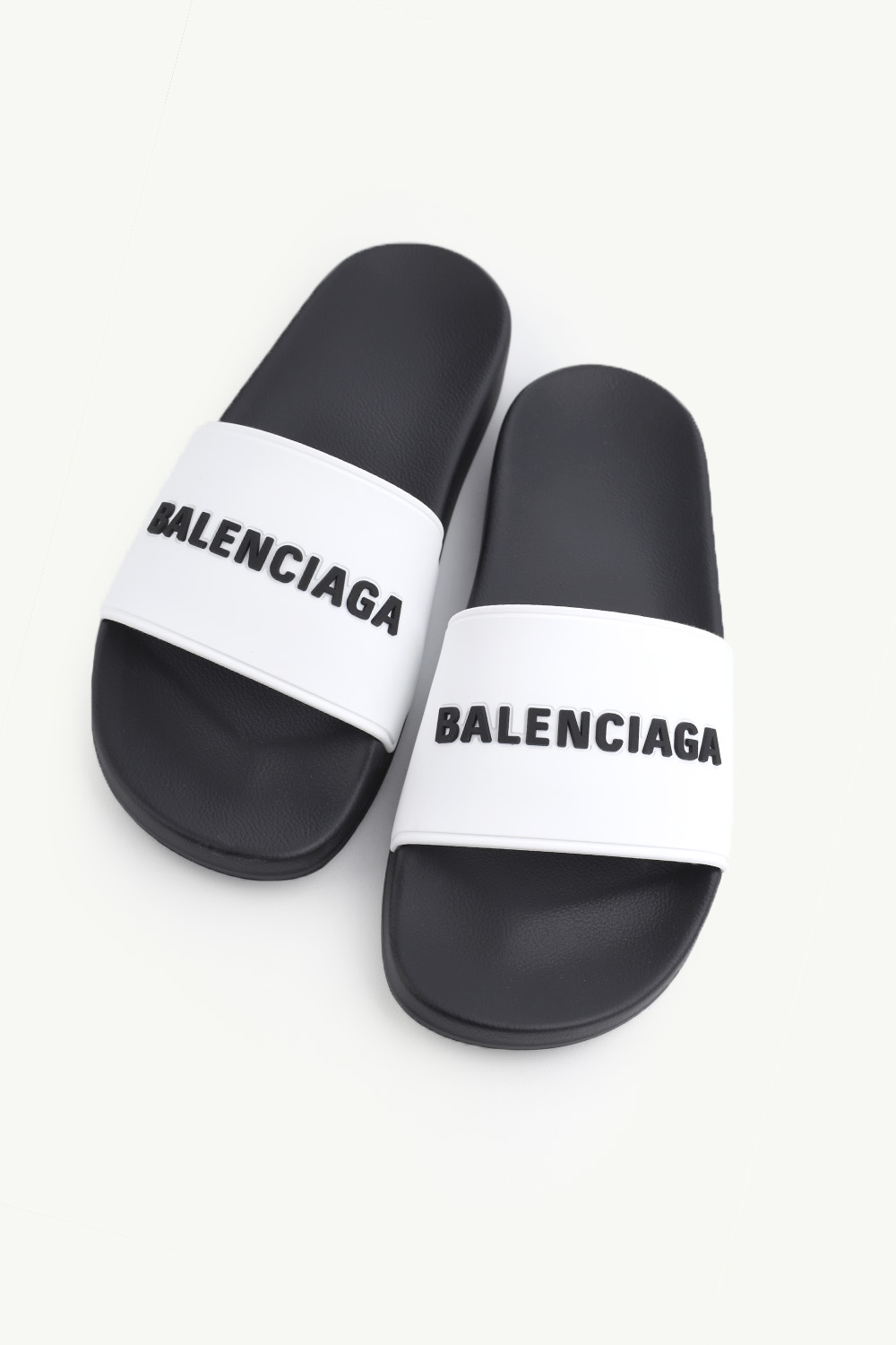 BALENCIAGA Men Logo Slides in Black/White 1