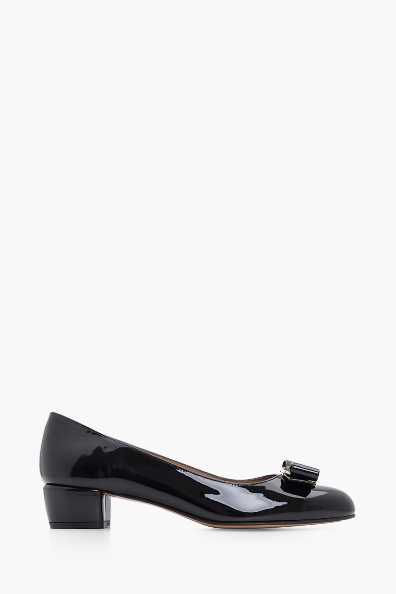 SALVATORE FERRAGAMO Vara Pumps 30mm in Black Patent 0