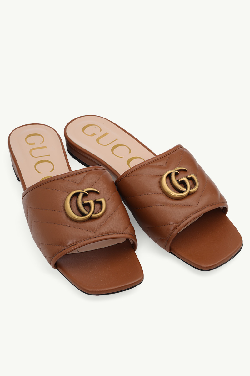 GUCCI Women GG Matelasse Slide Sandals in Cuir Leather 1