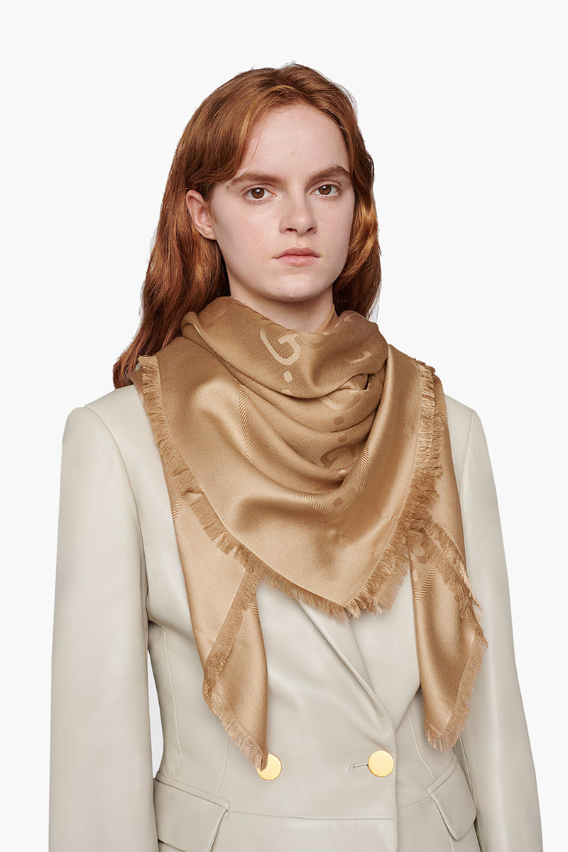GUCCI Women GG Shawl in Camel Silk Wool Jacquard 3