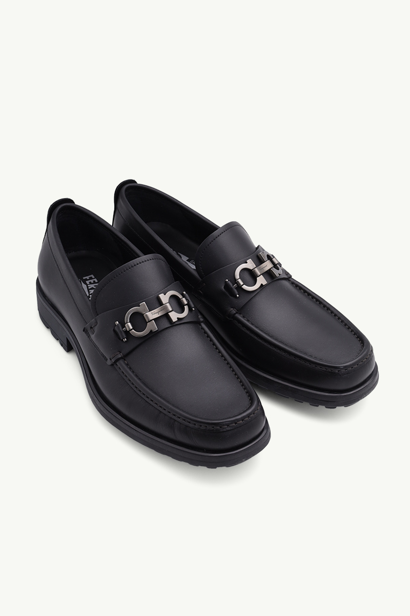 SALVATORE FERRAGAMO Men David Loafers 25mm in Black Calfskin with Graphite Gancini Ornament 1