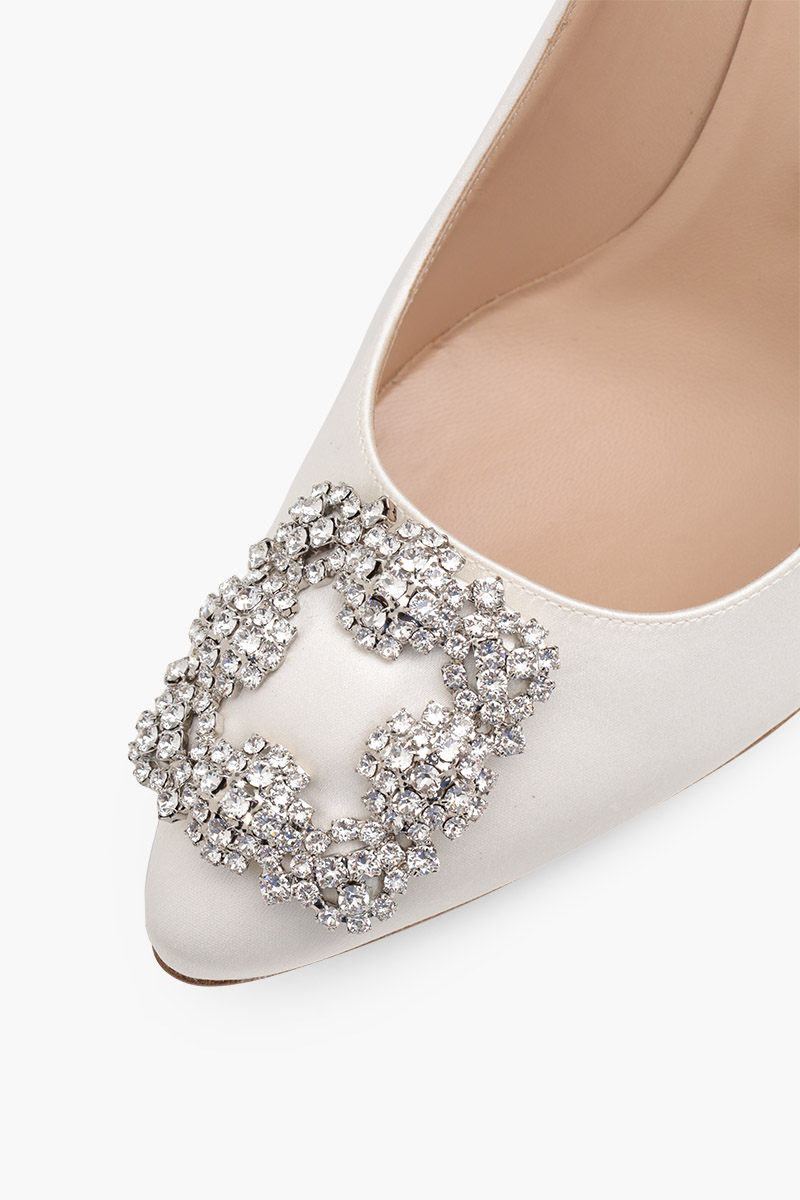 MANOLO BLAHNIK Hangisi 9cm Pumps in Cream Satin with White Crystal 4