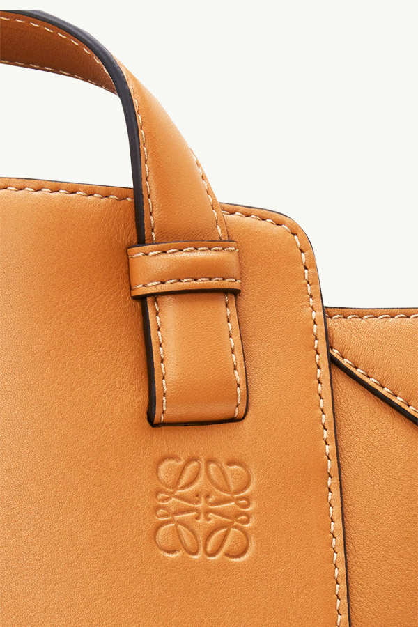 LOEWE Hammock Nugget Bag in Warm Desert Nappa Calfskin 4