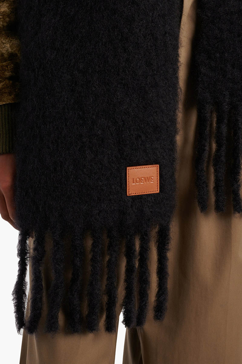 LOEWE Mohain and Wool Scraf in Black with Embossed Logo Patch 2