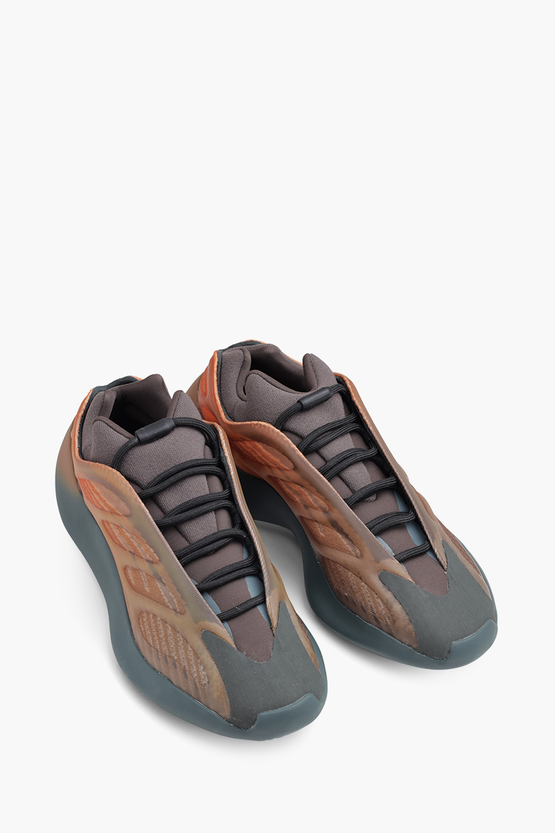 ADIDAS Yeezy Boost 700 V3 Sneakers in Copper Fade 1