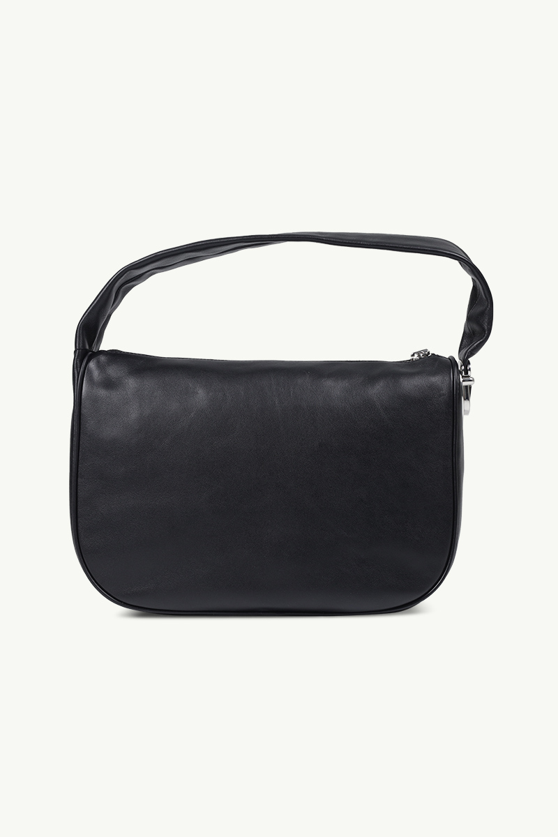 MARC JACOBS Medium The Pushlock Shoulder Bag in Black Leather 1