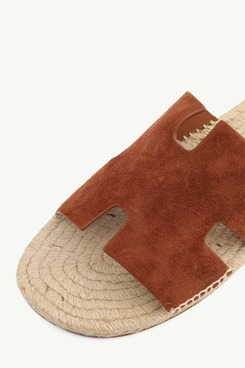 HERMES Men Antigua Espadrilles in Gold Suede 4