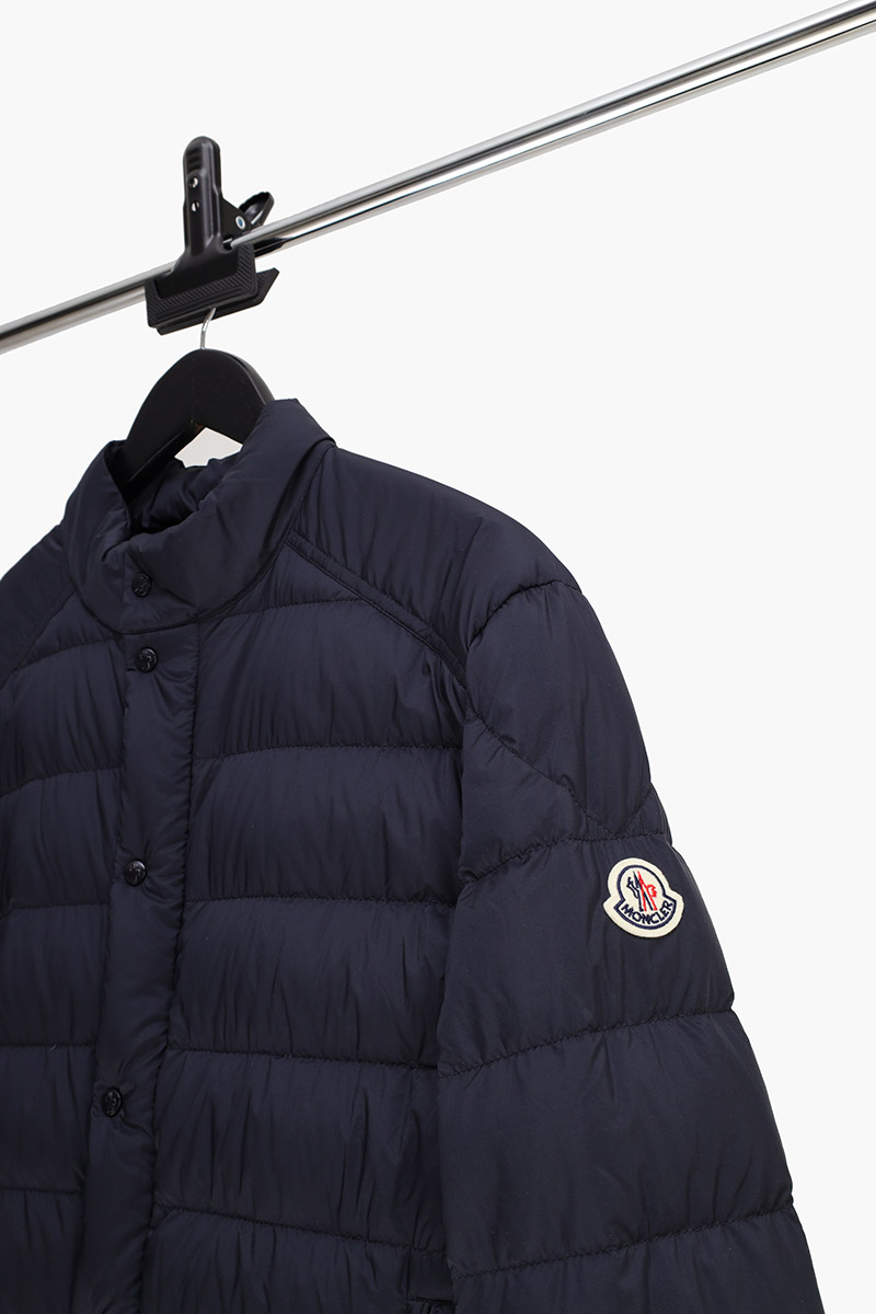 MONCLER Men Selves Short Down Jacket in Navy Blue 2