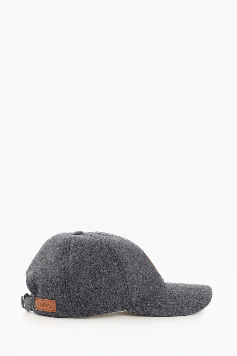 LOEWE Men Anagram Patch Cap in Grey Wool with Vintage-Effect 1
