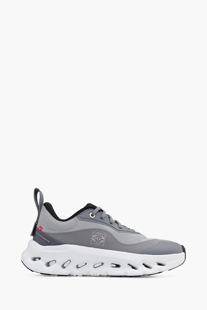 LOEWE X ON RUNNING Women Cloudtilt 2.0 Sneakers in Grey 0