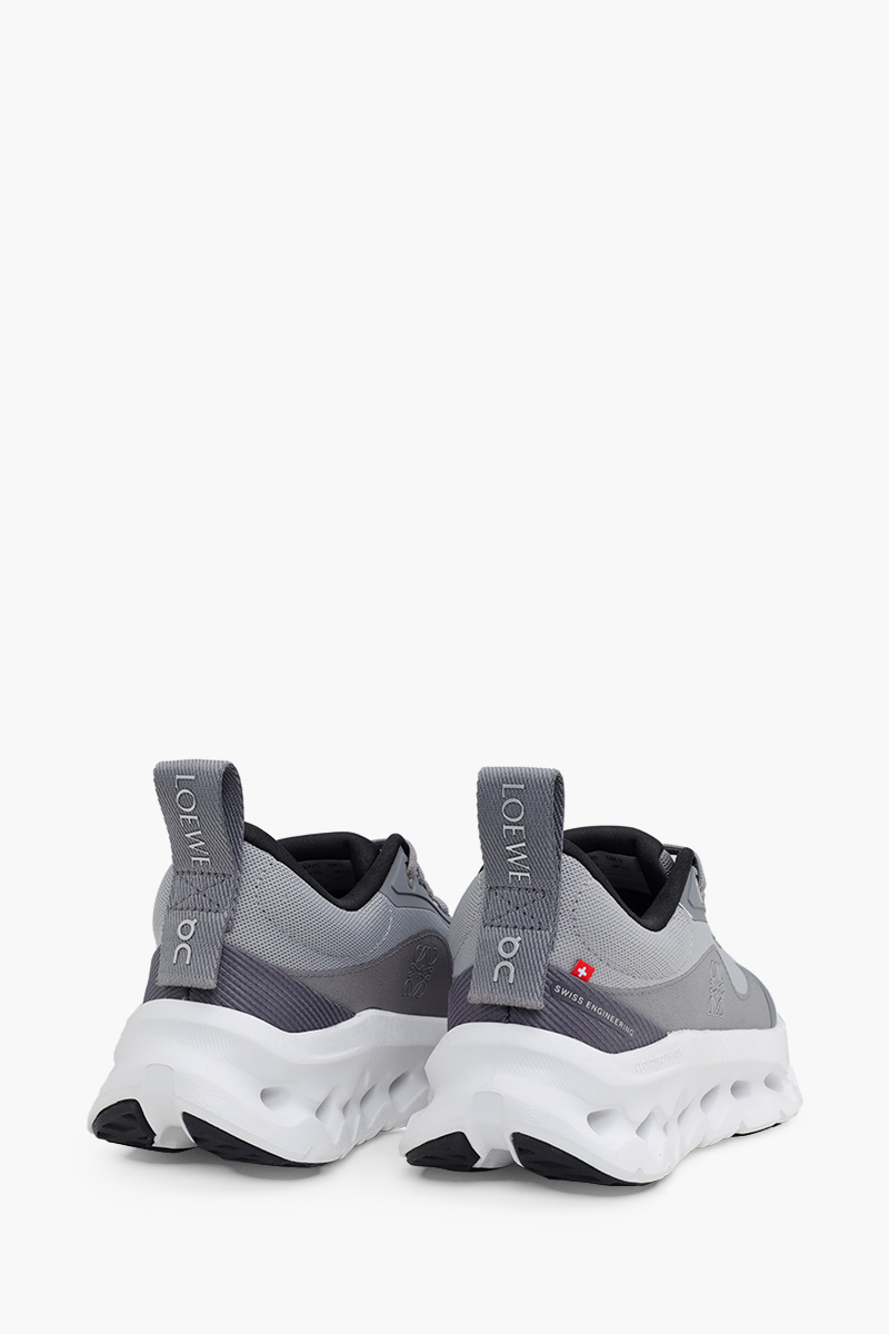 LOEWE X ON RUNNING Women Cloudtilt 2.0 Sneakers in Grey 2