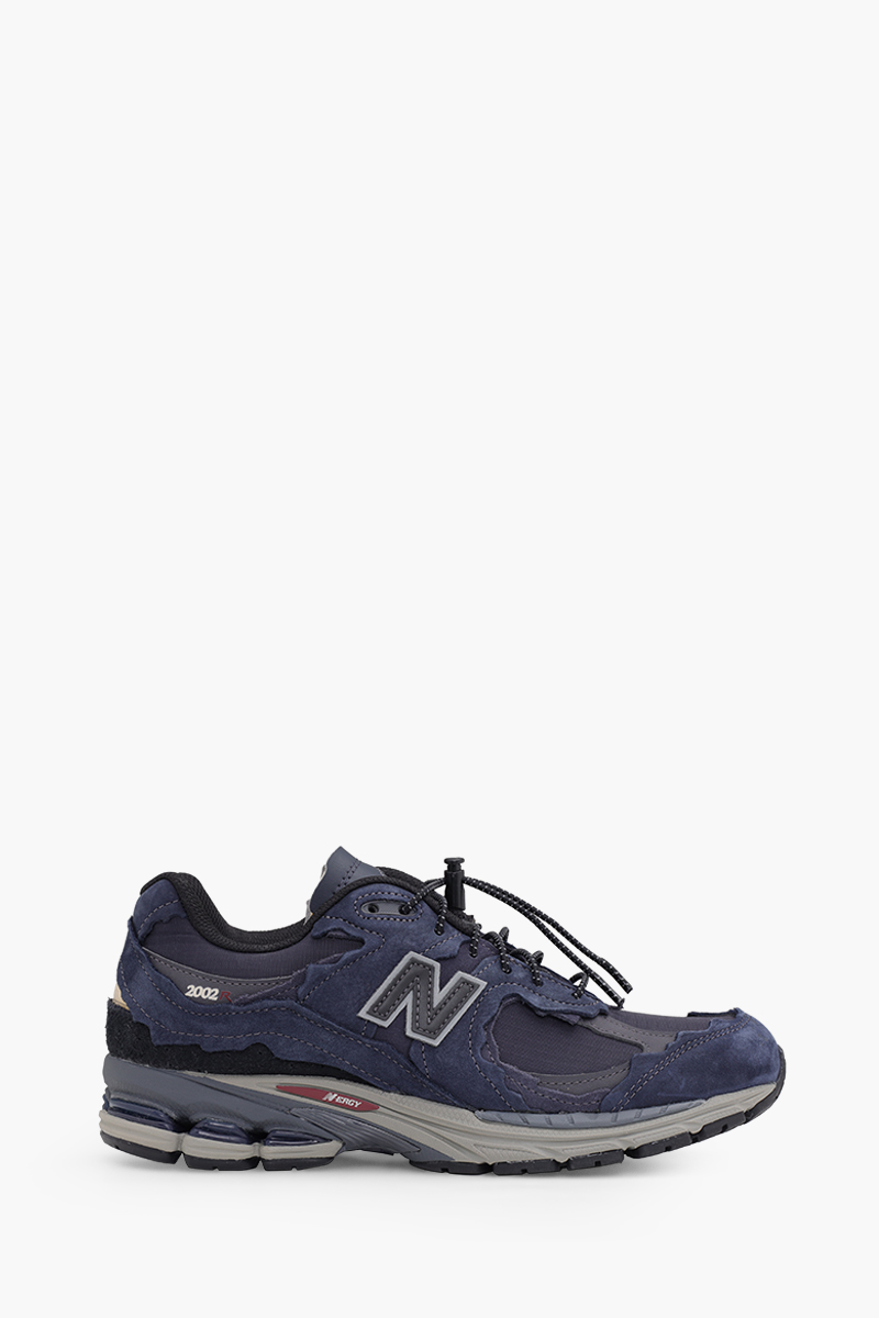 NEW BALANCE Men 2002 Sneakers in Navy 0