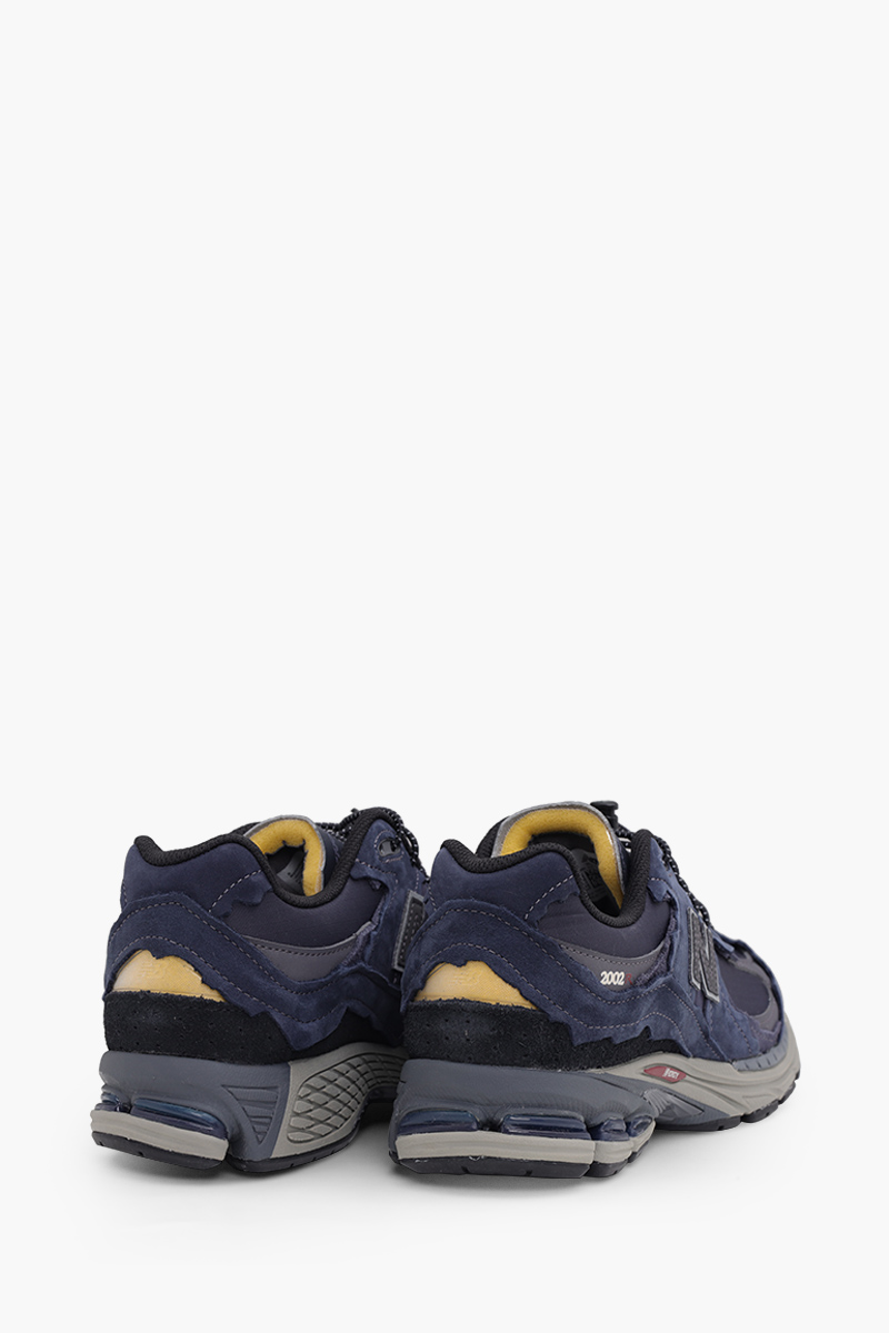 NEW BALANCE Men 2002 Sneakers in Navy 2
