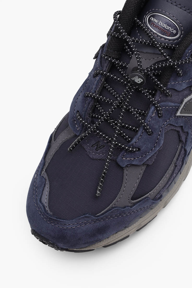 NEW BALANCE Men 2002 Sneakers in Navy 4