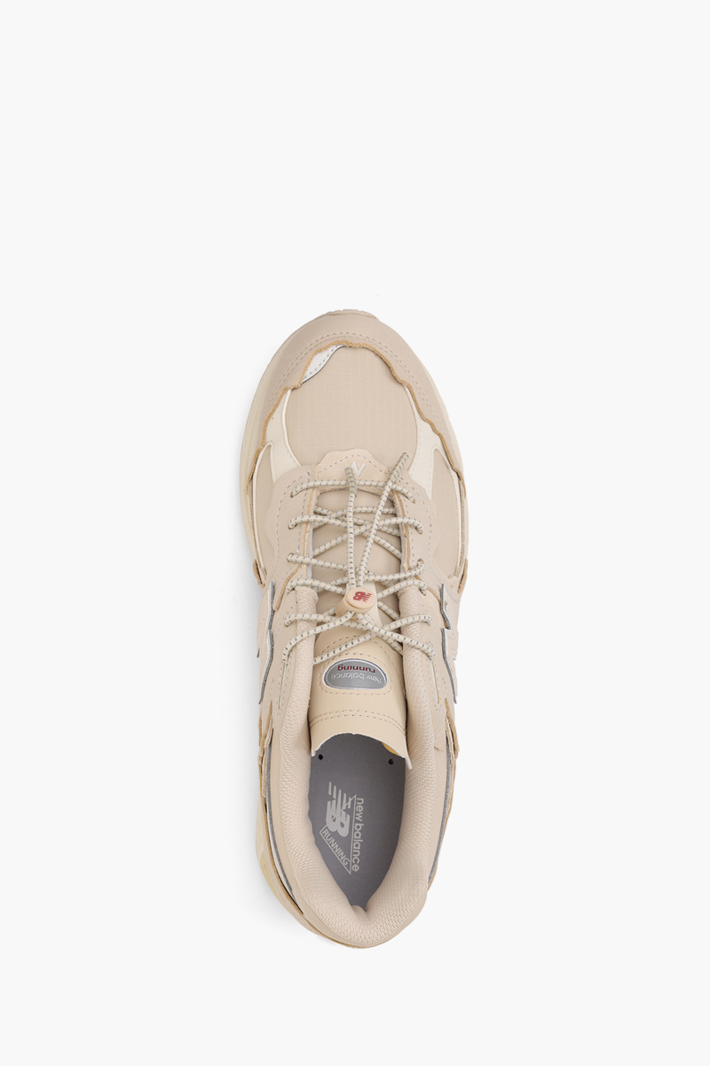 NEW BALANCE Men 2002 Sneakers in Khaki 3