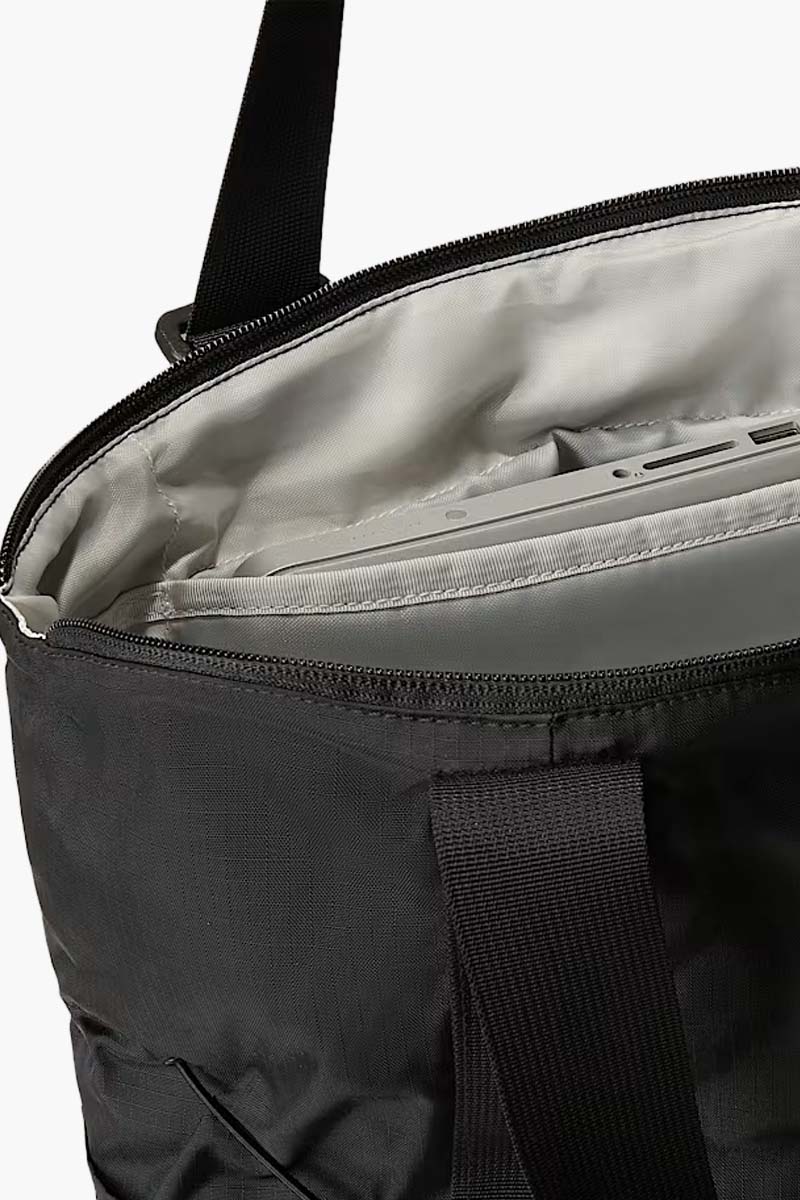 THE NORTH FACE Borealis Tote Bag in Black Reclyced Nylon 4