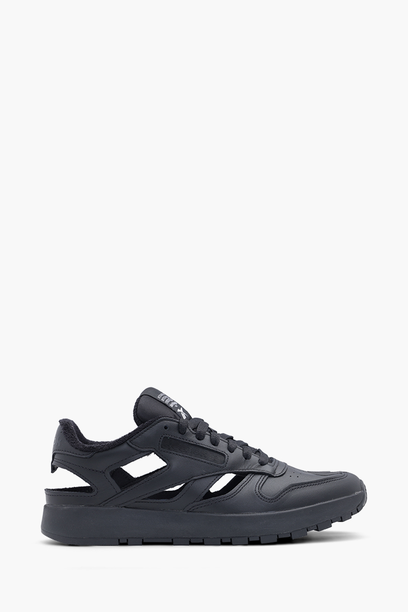 MAISON MARGIELA X REEBOK Men Tabi Sneakers in Black Leather 0